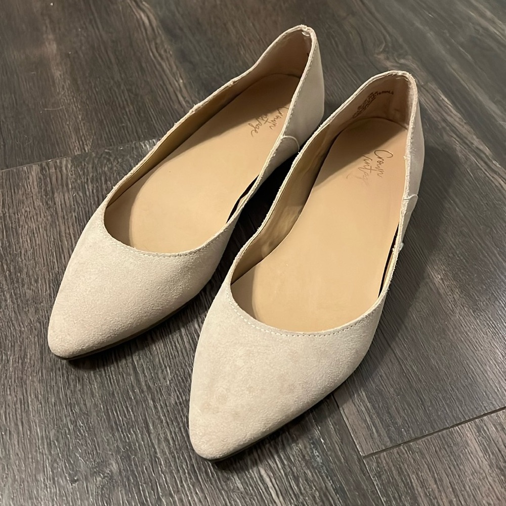 Crown Vintage Nude flats